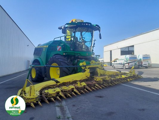 Self-propelled forage harvester John Deere 9700 - 1