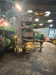 Self-propelled forage harvester John Deere 7580 - 7