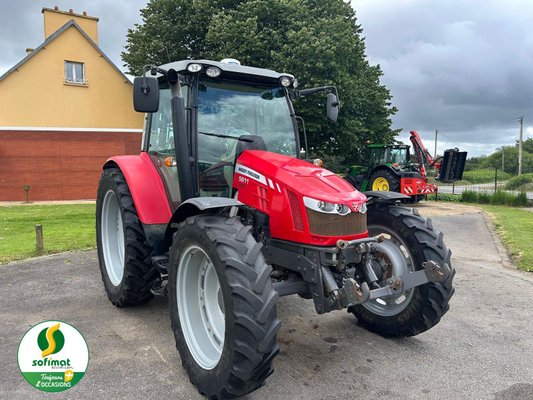 Farm tractor Massey Ferguson 5611 - 1