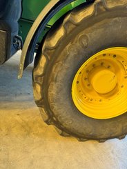 Farm tractor John Deere 6250R - 7