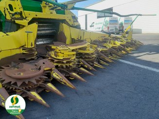 Self-propelled forage harvester John Deere 9700 - 8