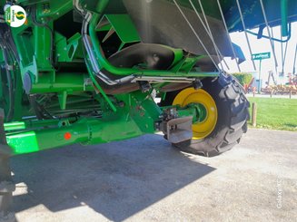 Combine harvester John Deere T660HM - 13