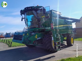 Combine harvester John Deere T660HM - 1