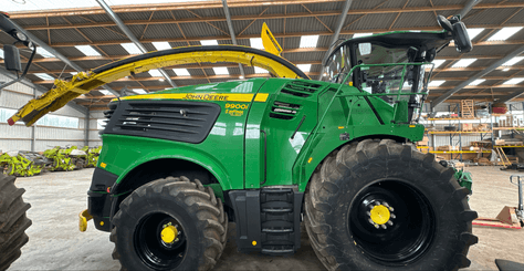 Self-propelled forage harvester John Deere 9900 - 2
