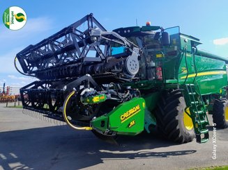 Combine harvester John Deere T560HM - 1
