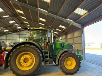 Farm tractor John Deere 6250R - 2