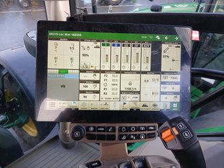 Farm tractor John Deere 6R215 - 4