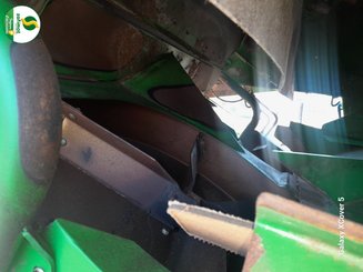 Combine harvester John Deere T660HM - 10