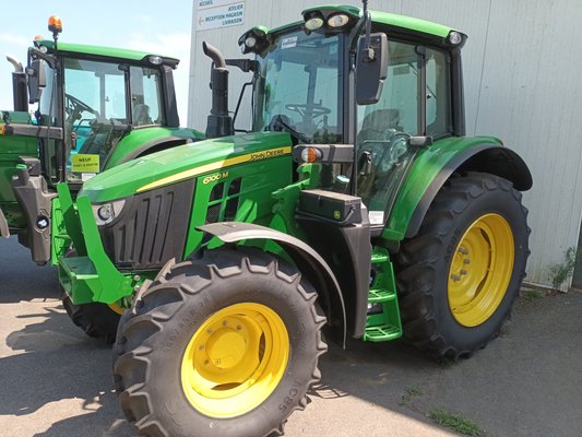 Farm tractor John Deere 6100M - 1