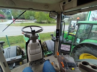 Farm tractor John Deere 7250R - 3