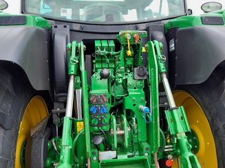 Farm tractor John Deere 6120R - 10