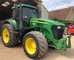 Farm tractor John Deere 7720 - 1