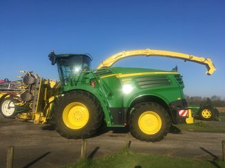 Self-propelled forage harvester John Deere 8600 - 1