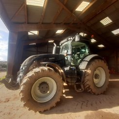 Farm tractor Valtra S 324  - 3