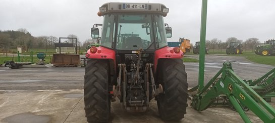Farm tractor Massey Ferguson 5435 - 3