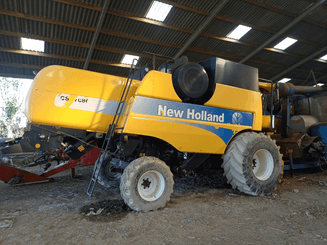 Combine harvester New Holland CSX7080 - 3