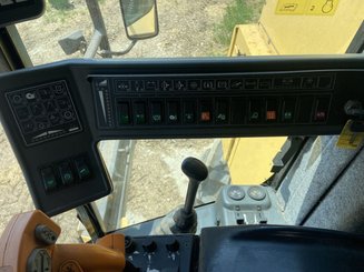 Combine harvester New Holland TX66 - 13