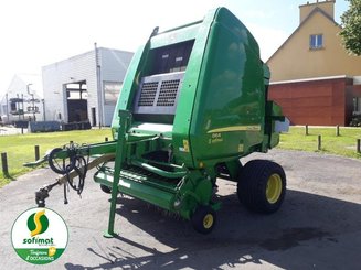 Round baler John Deere 864 - 1