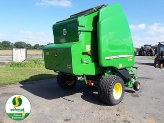 Round baler John Deere 864 - 1