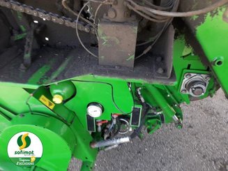 Round baler John Deere 864 - 4