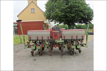 Conventional-till seed drill Kuhn PLANTER3 - 1
