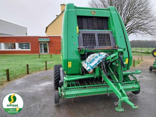 Round baler John Deere 864 - 1