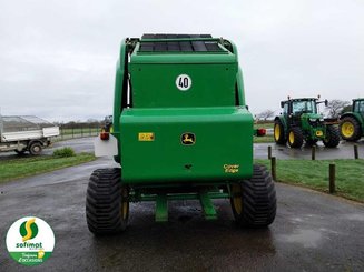 Round baler John Deere 864 - 3