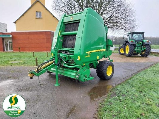 Round baler John Deere 864 - 1