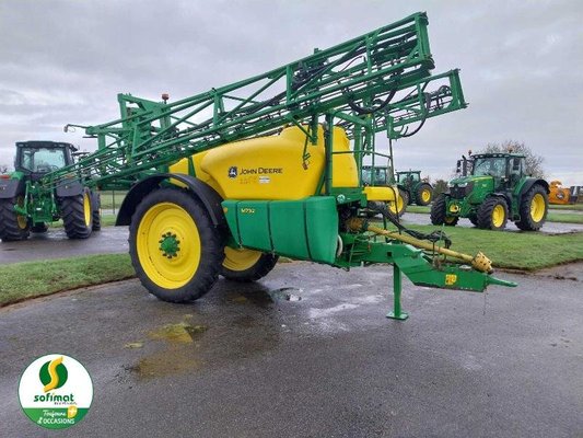 Trailed sprayer John Deere M732 - 1
