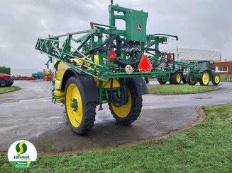 Trailed sprayer John Deere M732 - 3