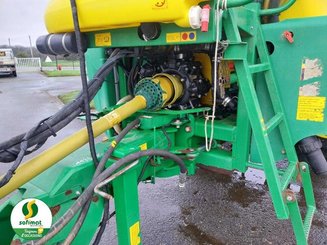 Trailed sprayer John Deere M732 - 5