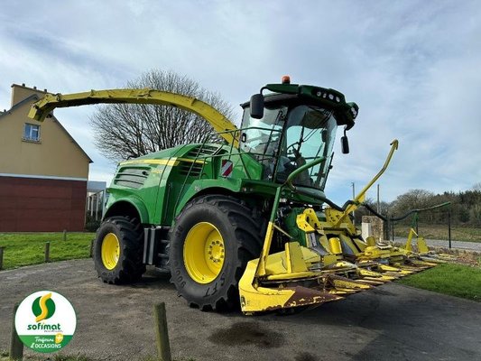 Self-propelled forage harvester John Deere 8400 - 1