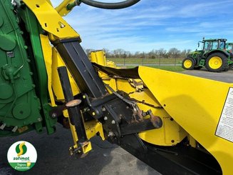 Self-propelled forage harvester John Deere 8400 - 3