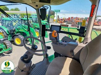 Self-propelled forage harvester John Deere 8300 - 6