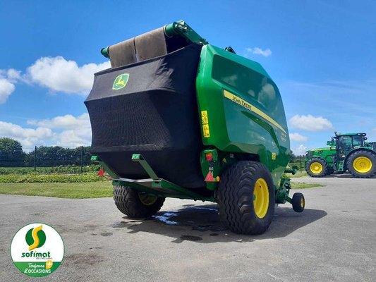 Round baler John Deere V461R - 1