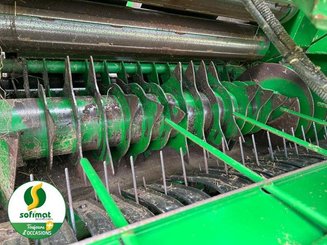 Round baler John Deere V461R - 6