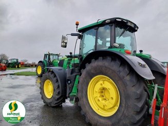 Farm tractor John Deere 6215R - 2