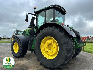 Farm tractor John Deere 6230R - 1