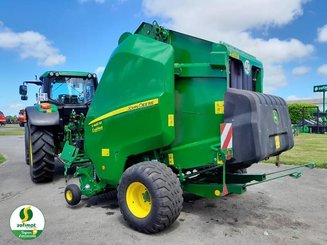 Round baler John Deere V461M - 2