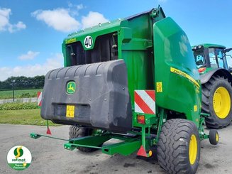 Round baler John Deere V461M - 3