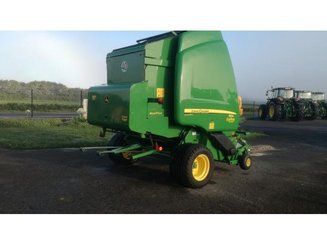 Round baler John Deere 864 - 2