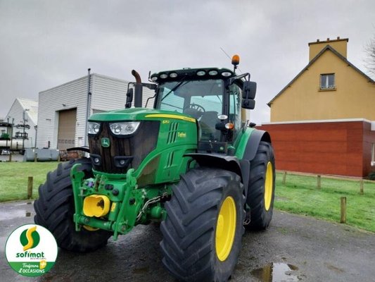 Farm tractor John Deere 6215R - 1