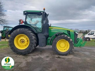 Farm tractor John Deere 8270R - 1