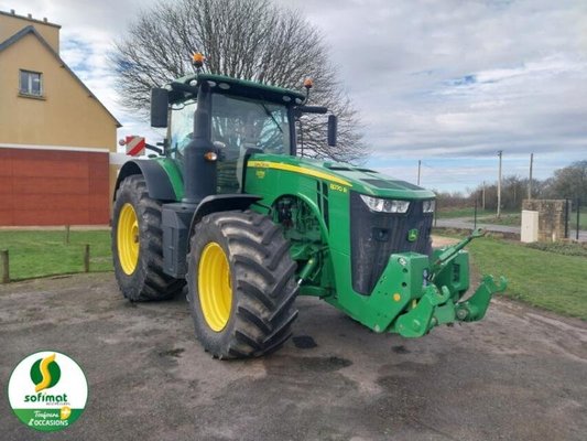 Farm tractor John Deere 8270R - 1