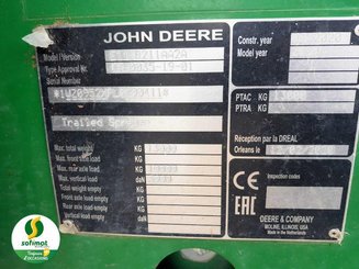 Trailed sprayer John Deere R952i - 8