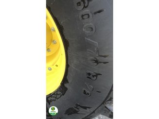 Farm tractor John Deere 6215R - 20