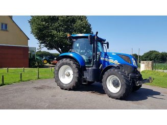 Farm tractor New Holland T7210 - 1