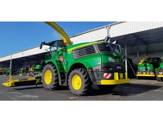 Self-propelled forage harvester John Deere 9700 - 4