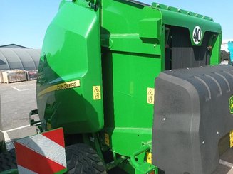 Round baler John Deere V461M - 1