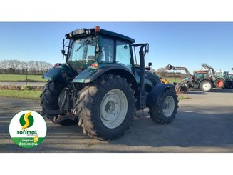 Farm tractor Valtra T163 - 1